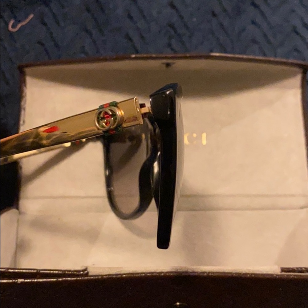 Authentic gucci sunglasses 🕶